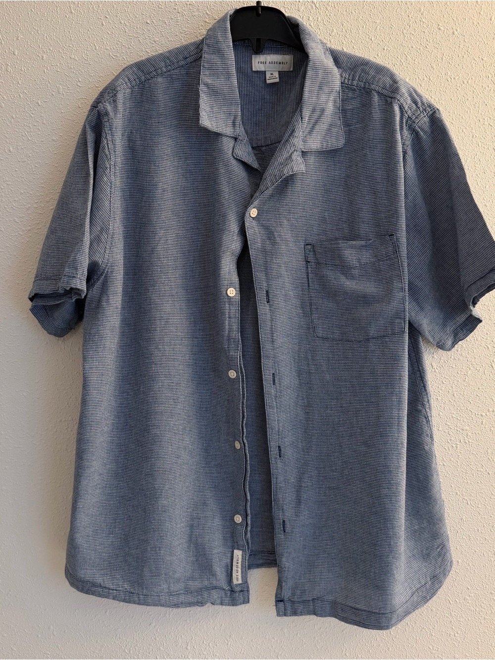 FREE ASSEMBLY Short-Sleeve Button-Down Shirt in Heather Blue